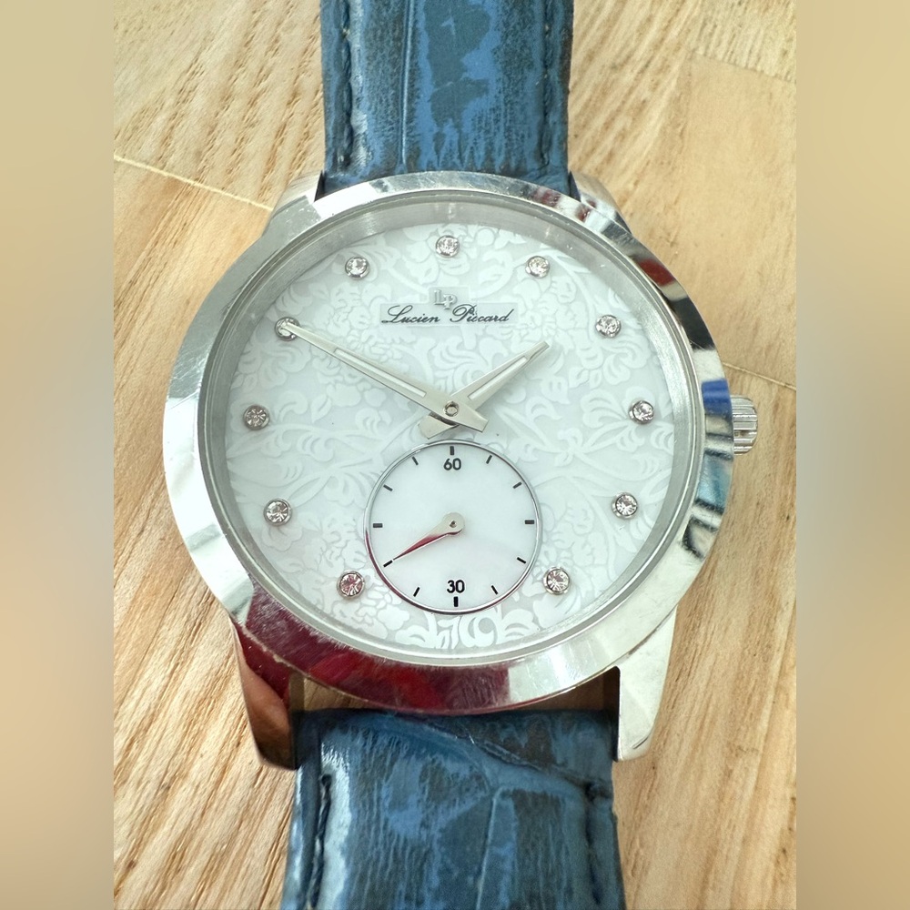 Lucien Piccard ladies silver tone blue leather dress watch NEW BATTERY